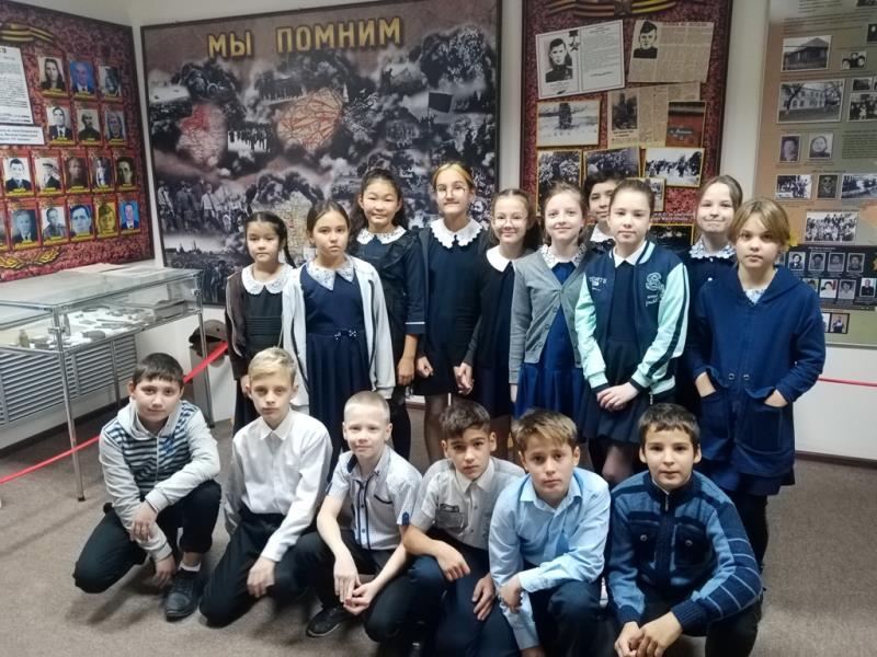 В ПОМОЩЬ ШКОЛЬНИКАМ КРАЯ.